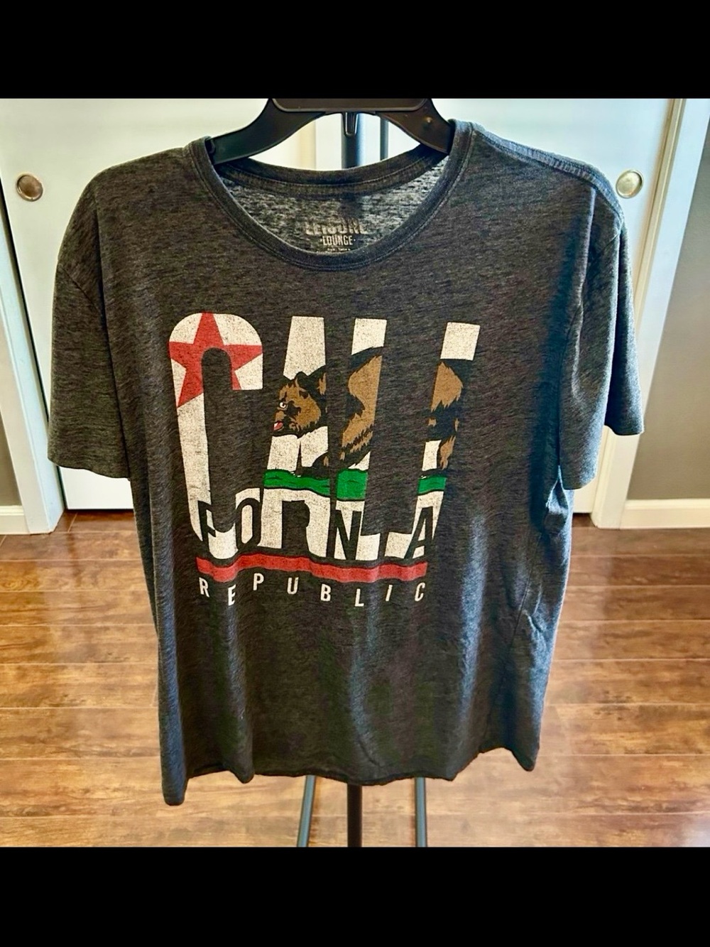 Men's California Republic Tshirt by Leisure Lounge. Size Large.